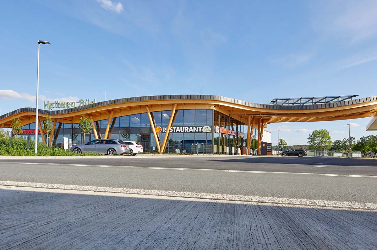 New construction of highway service station Hellweg Süd – Route 44